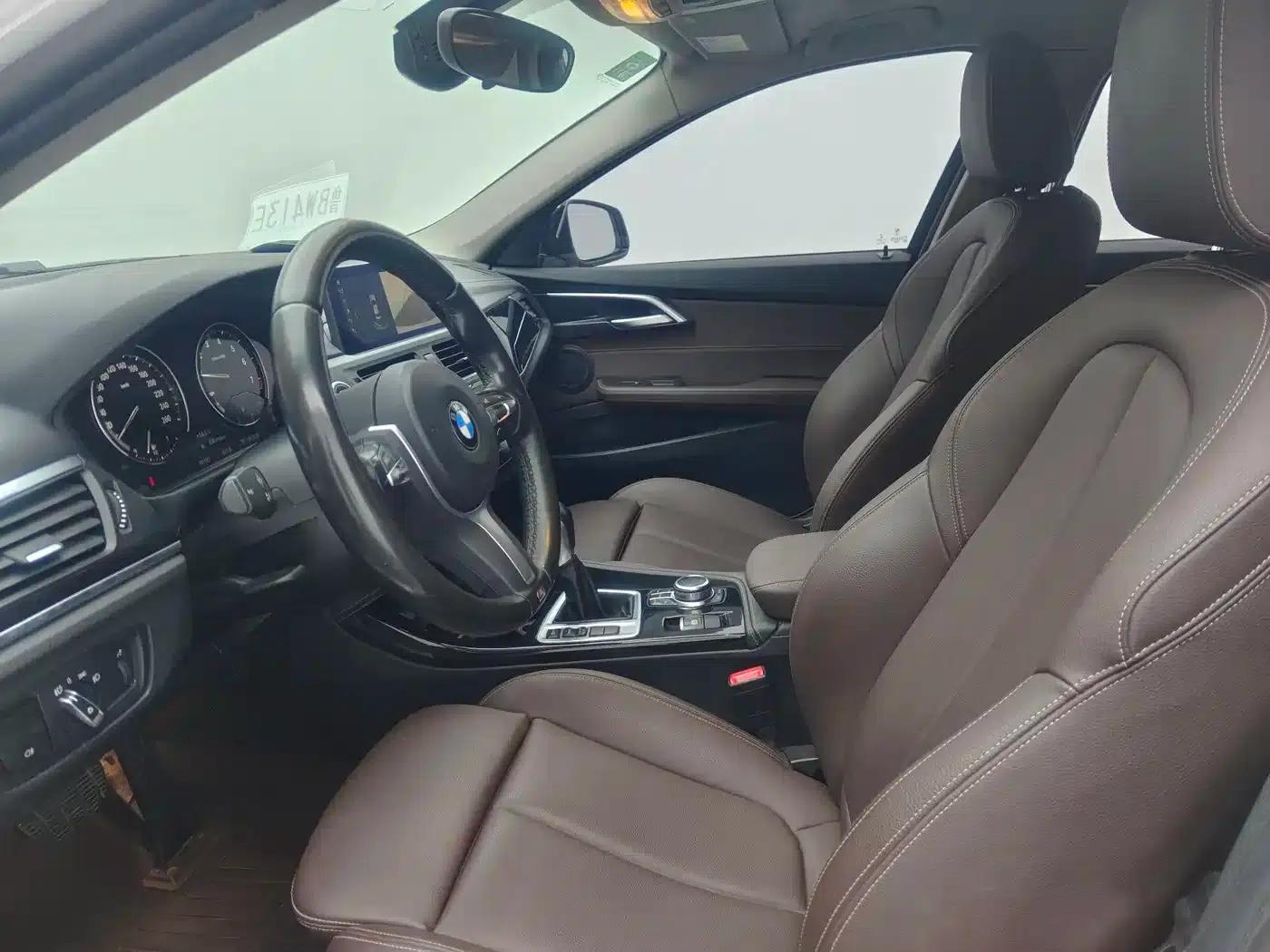2019 BMW 1 Series 118i M Sport Package — миниатюра 3
