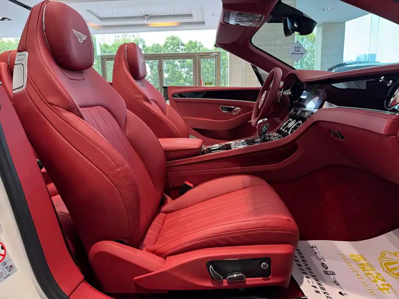 2022 Continental 4.0T GT V8 Convertible — миниатюра 11