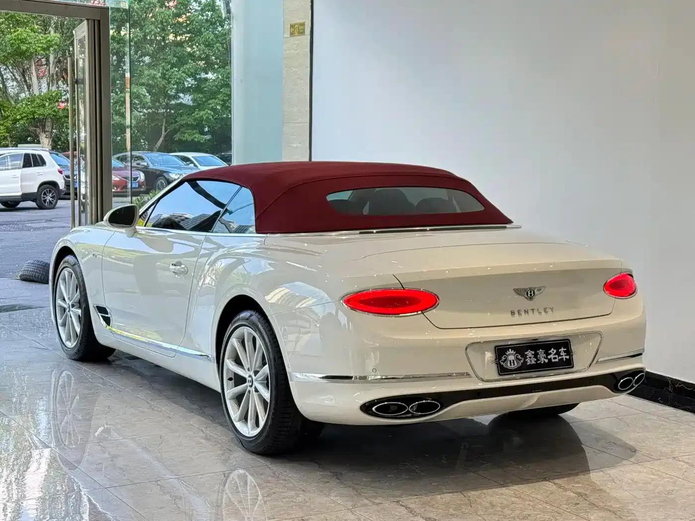 2022 Continental 4.0T GT V8 Convertible — миниатюра 22