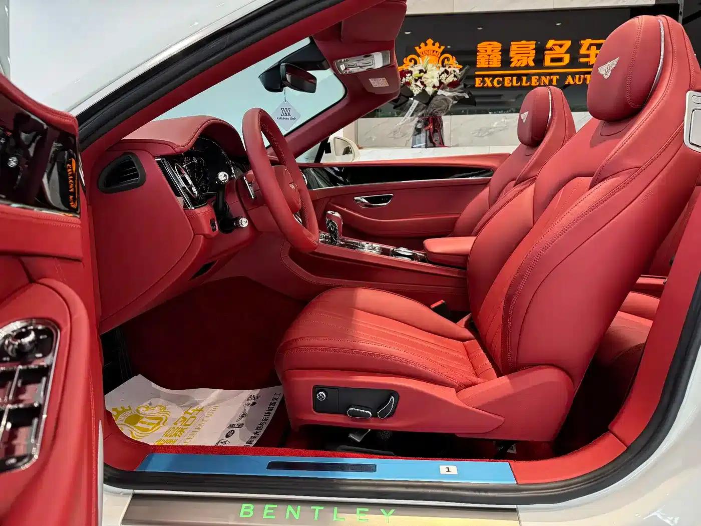2022 Continental 4.0T GT V8 Convertible — миниатюра 7