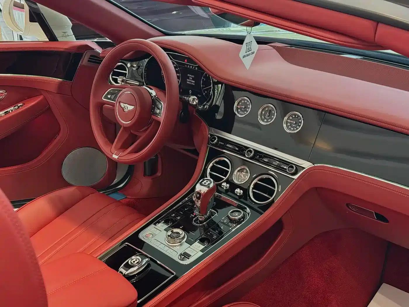 2022 Continental 4.0T GT V8 Convertible — миниатюра 8