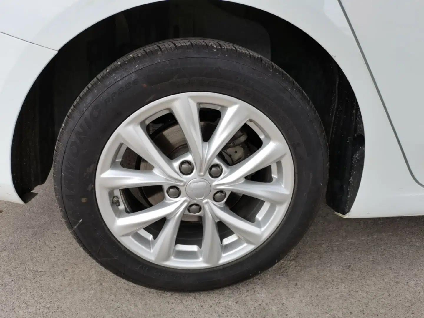 Used Roewe i5 2020 1.5L Automatic 4G Connected Linghao Edition — миниатюра 11