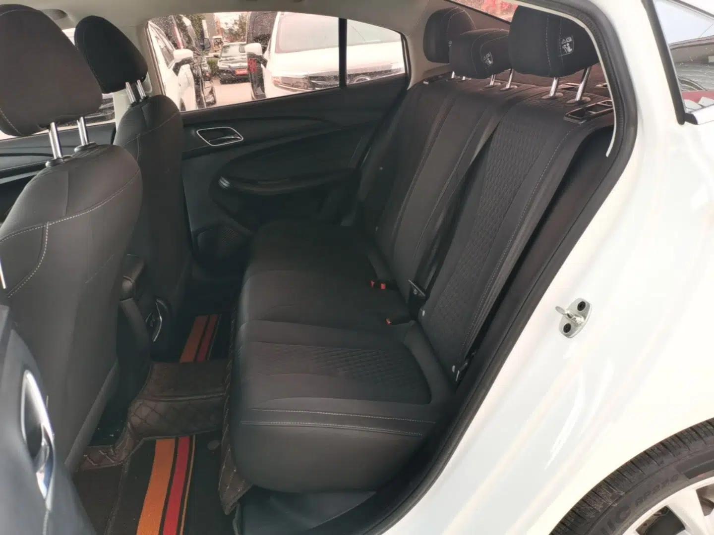 Used Roewe i5 2020 1.5L Automatic 4G Connected Linghao Edition — миниатюра 20