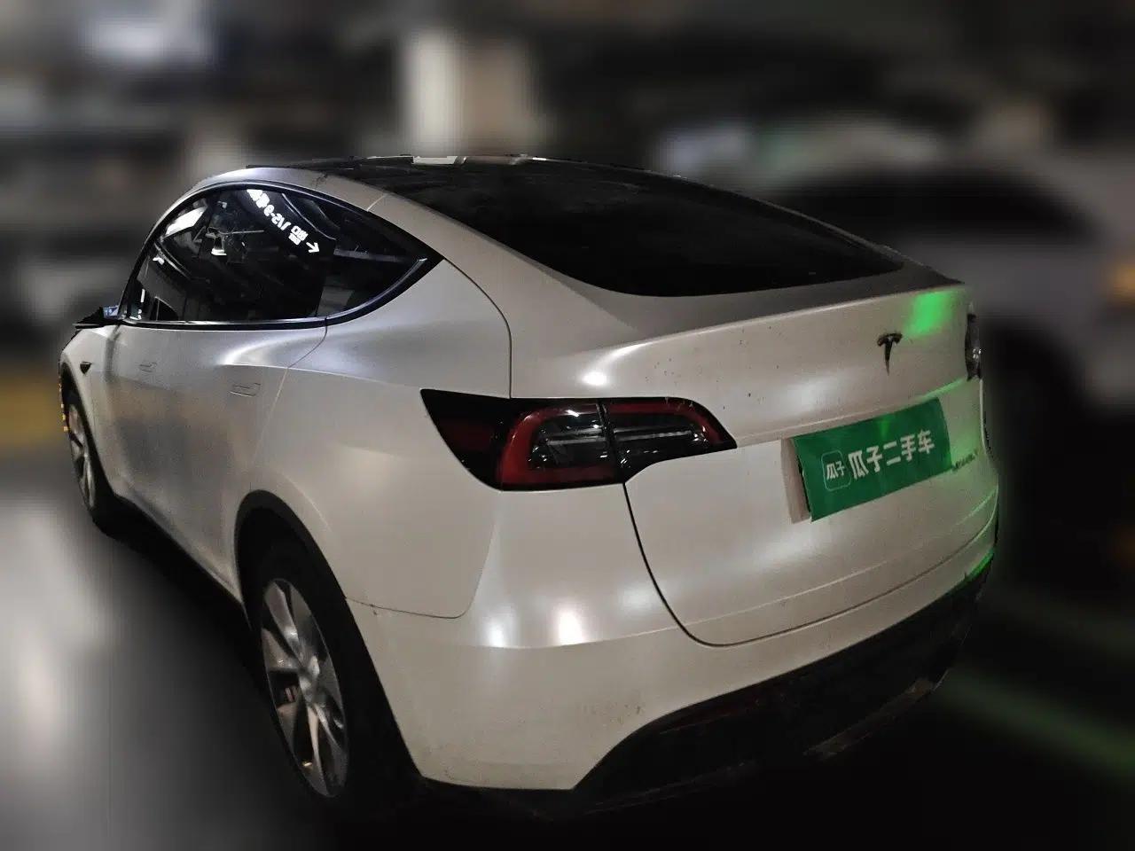 Used Tesla Model Y 2022 Long-Range All-Wheel-Drive Version — миниатюра 4