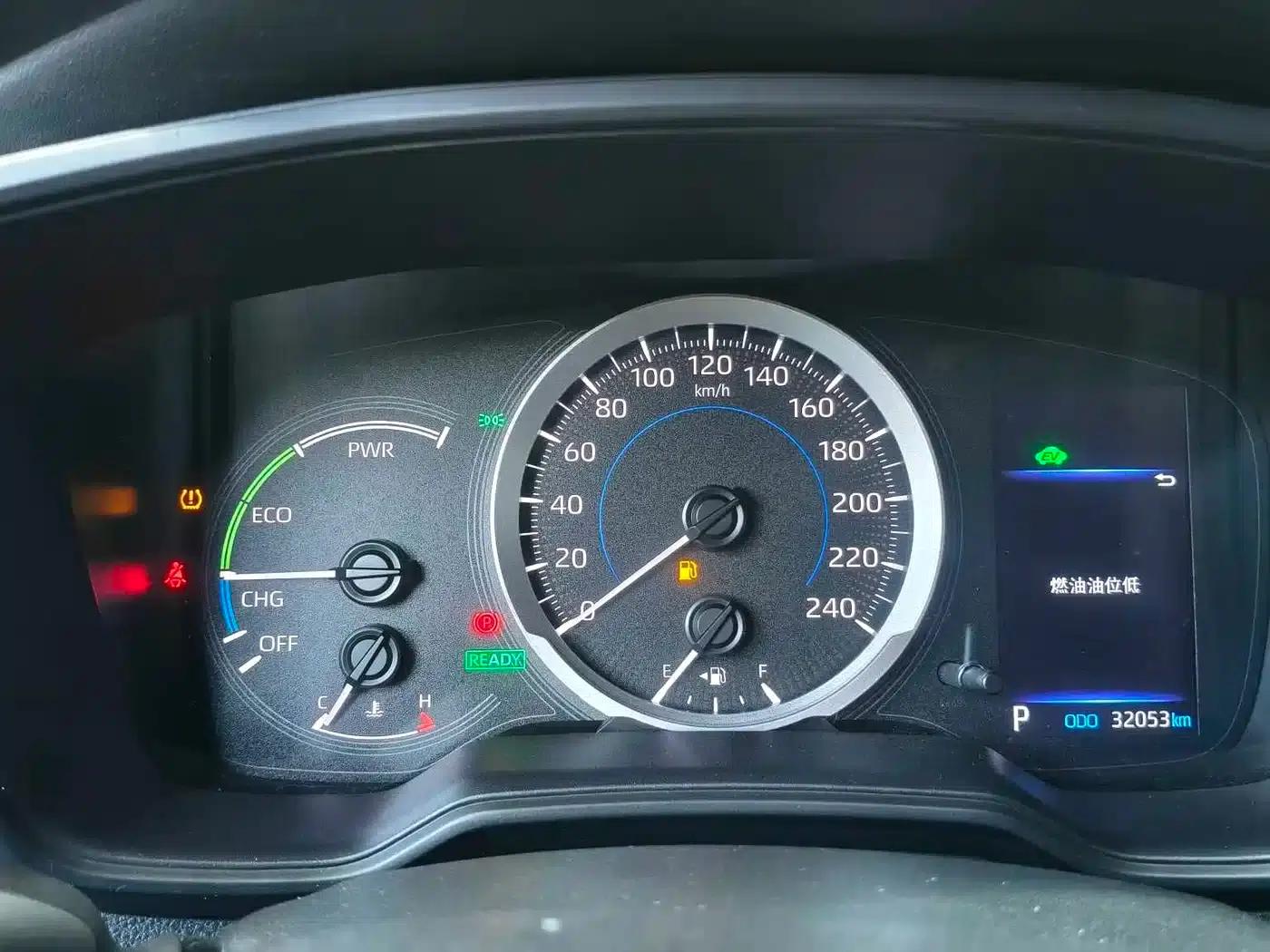 Levin 2022 Hybrid 1.8H E-CVT Leading Edition — миниатюра 8
