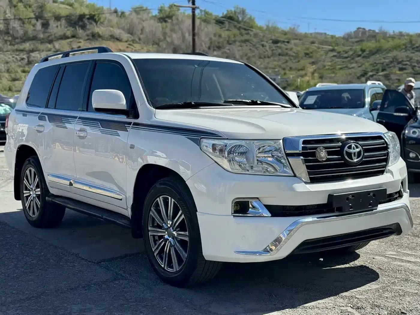 2010 Land Cruiser 4.7L Automatic VX — миниатюра 3