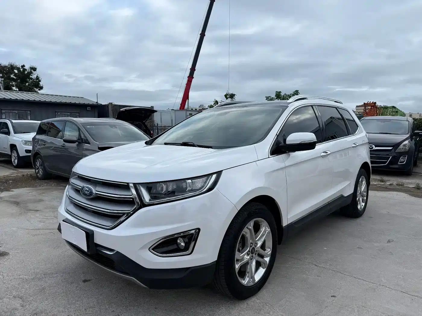 2016 Ford Edge EcoBoost 245 2WD Luxury 7-seater — миниатюра 1