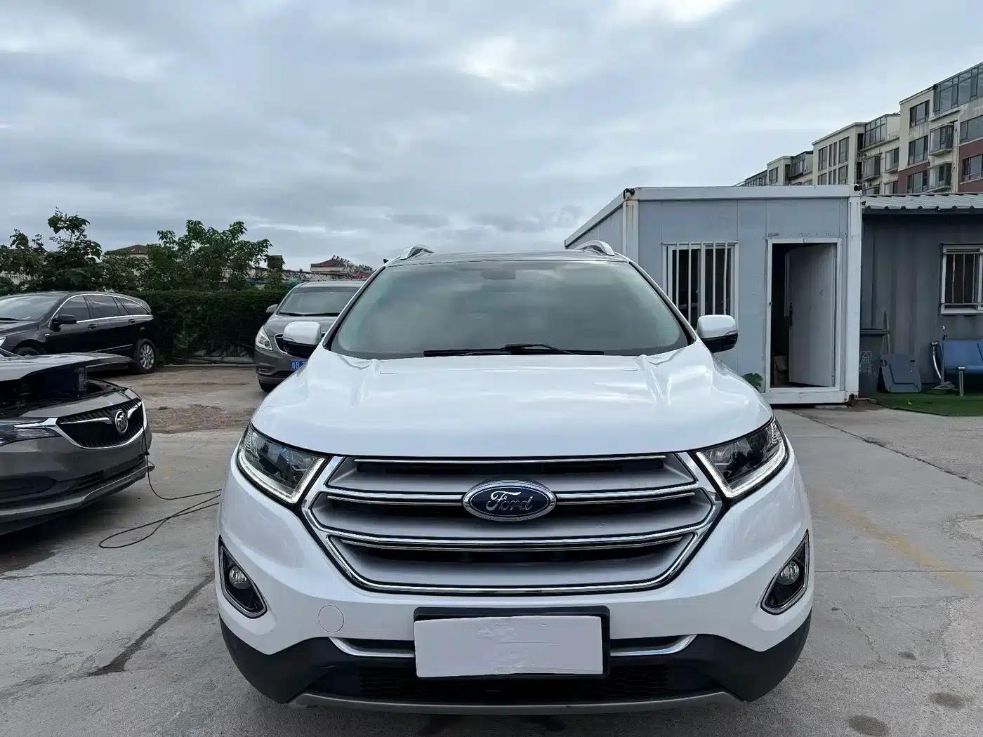 2016 Ford Edge EcoBoost 245 2WD Luxury 7-seater — миниатюра 2