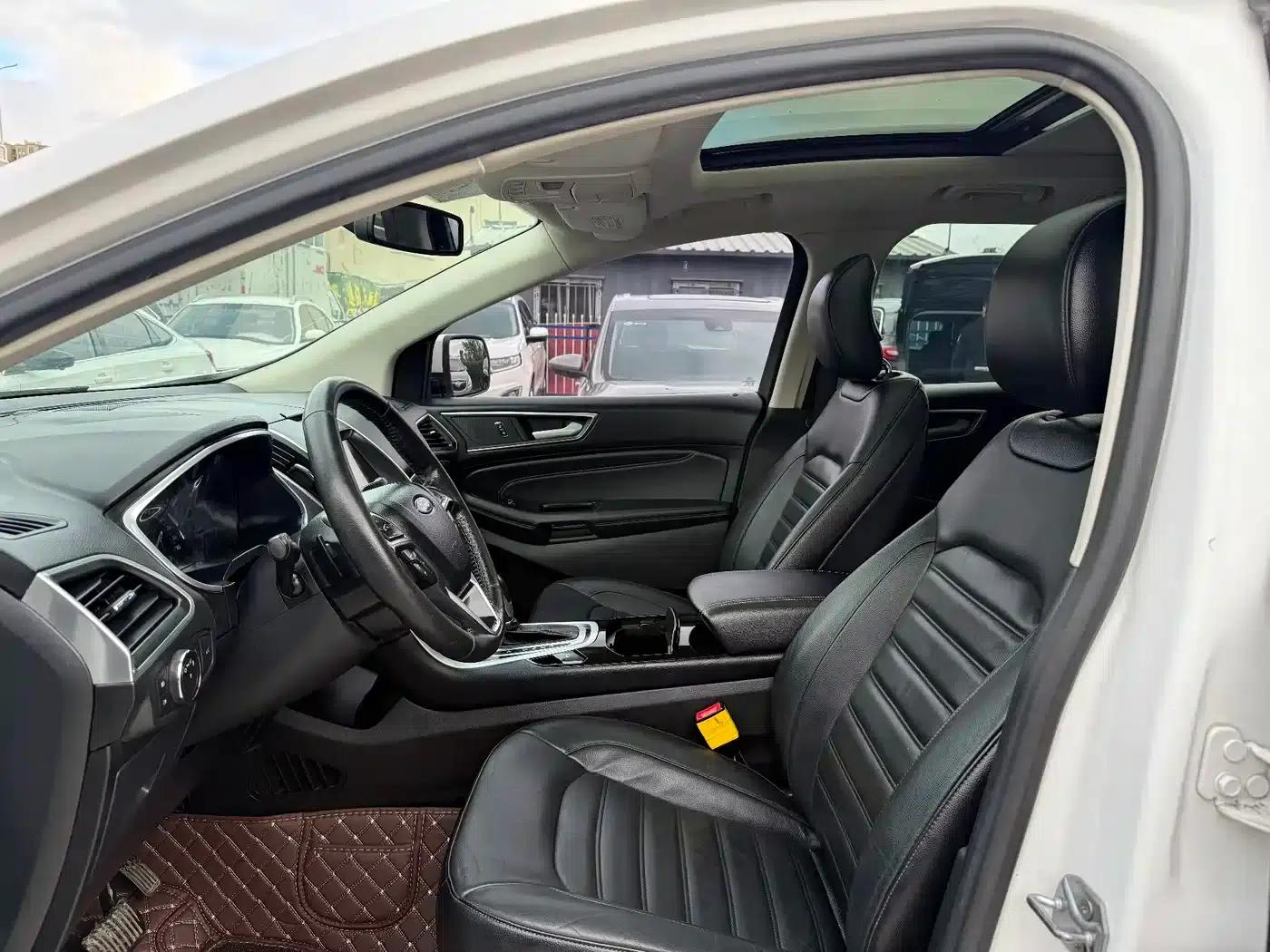2016 Ford Edge EcoBoost 245 2WD Luxury 7-seater — миниатюра 3