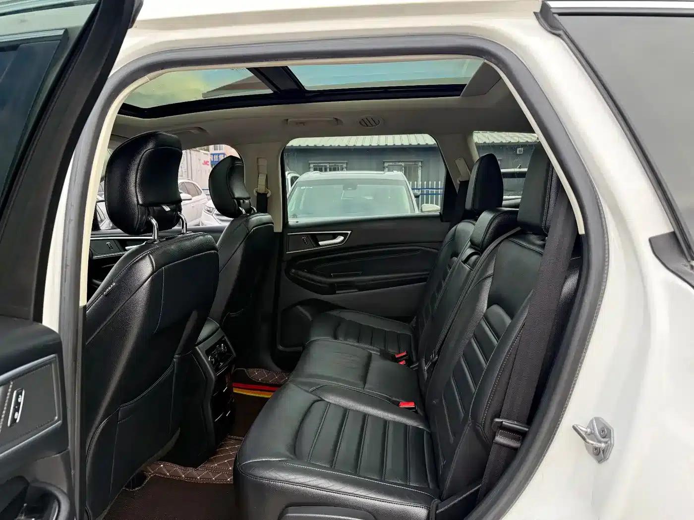 2016 Ford Edge EcoBoost 245 2WD Luxury 7-seater — миниатюра 6