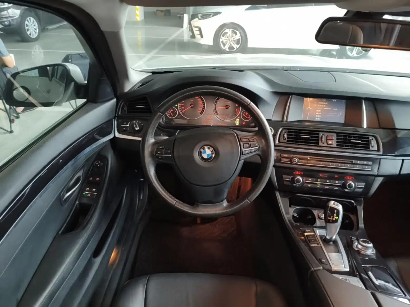 Used BMW 5 Series 2014 520Li Elegant Model — миниатюра 18