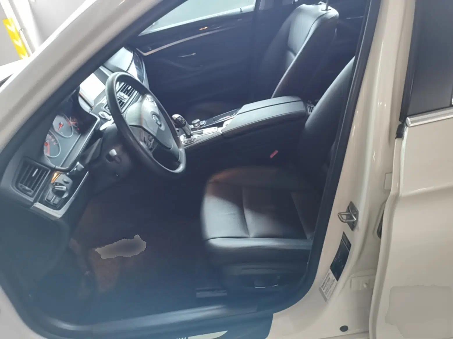 Used BMW 5 Series 2014 520Li Elegant Model — миниатюра 22