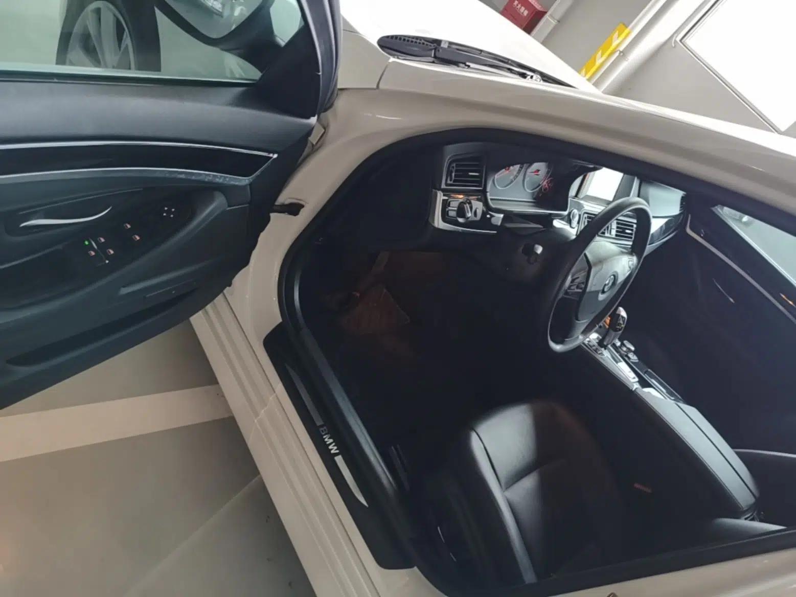 Used BMW 5 Series 2014 520Li Elegant Model — миниатюра 23