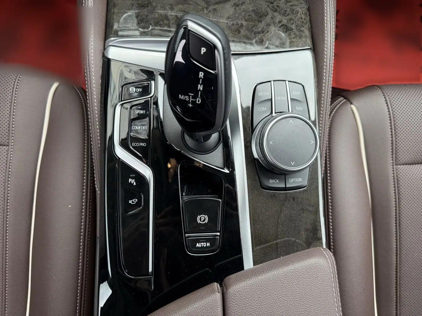 Used BMW 5 Series 2021 Updated Version 525Li Luxury Package — миниатюра 14