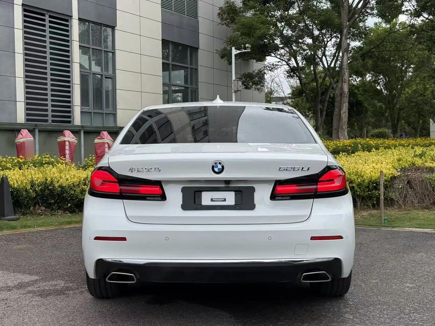 Used BMW 5 Series 2021 Updated Version 525Li Luxury Package — миниатюра 6