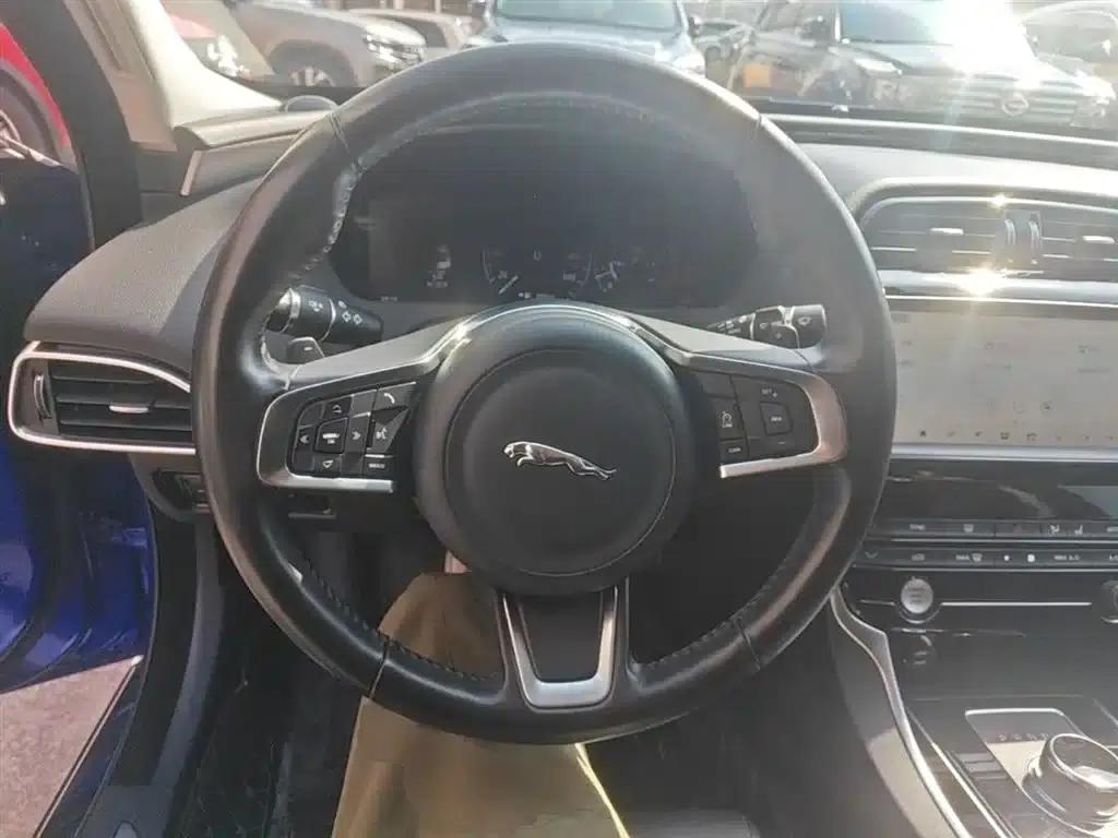 Jaguar XEL 2019 2.0T 200PS Premium Edition — миниатюра 11
