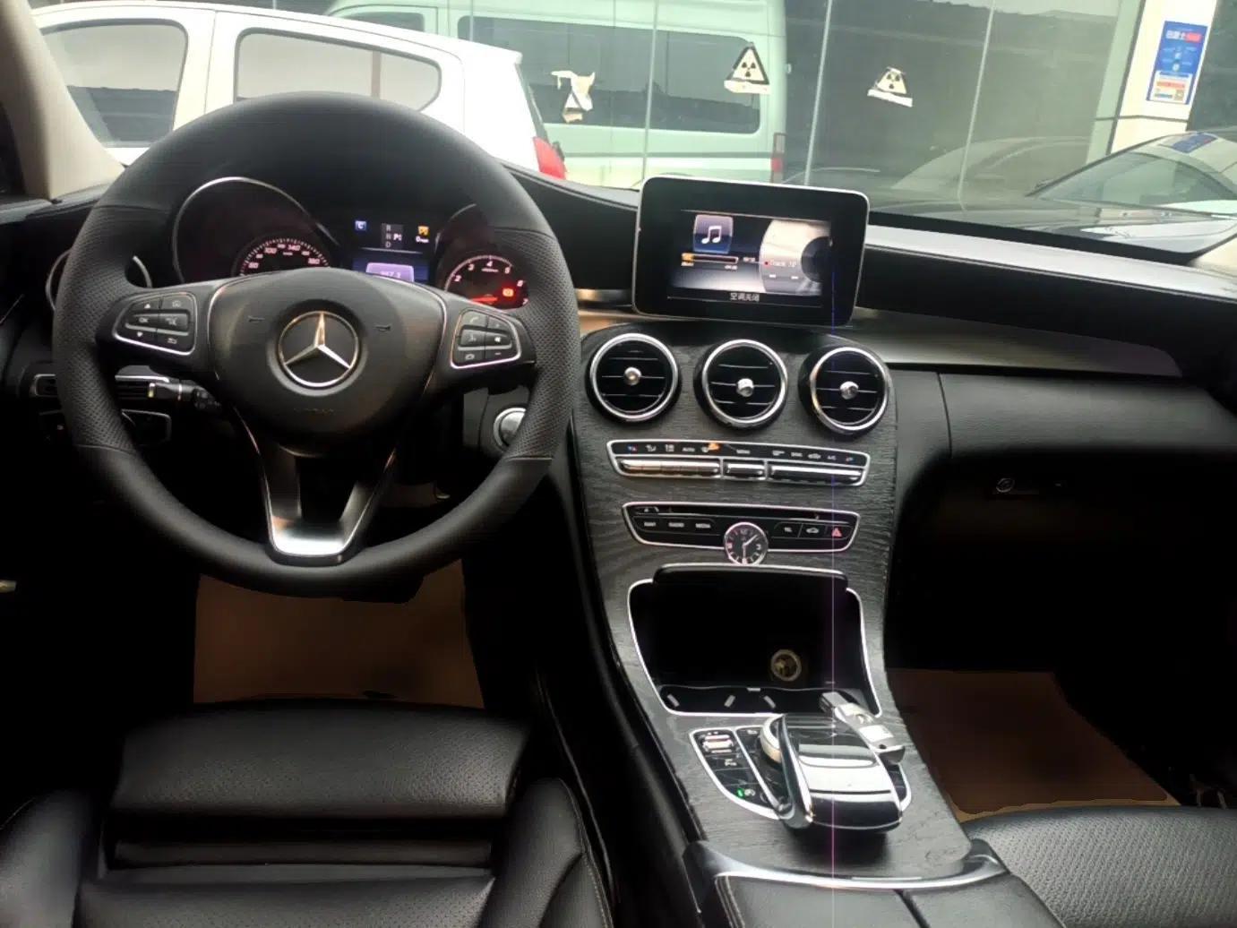 Used Mercedes-Benz C-Class 2016 C 180 L Sport Edition — миниатюра 12