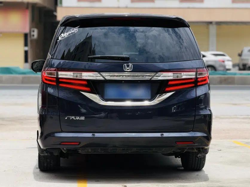 Used Honda Odyssey 2015 2.4L Smart Edition — миниатюра 4