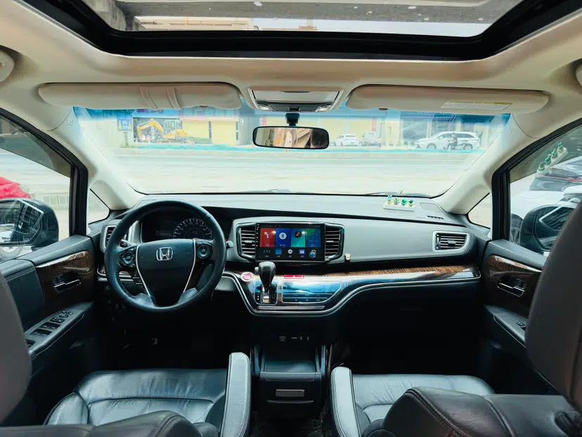 Used Honda Odyssey 2015 2.4L Smart Edition — миниатюра 8