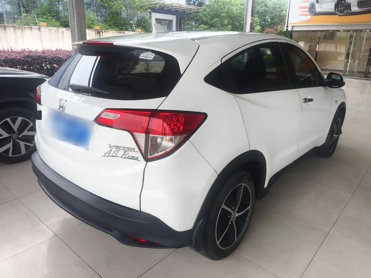Used Honda Vezel 2020 1.5L CVT Pioneer Edition — миниатюра 6