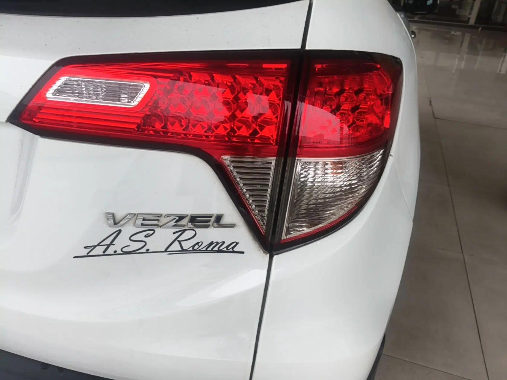 Used Honda Vezel 2020 1.5L CVT Pioneer Edition — миниатюра 9