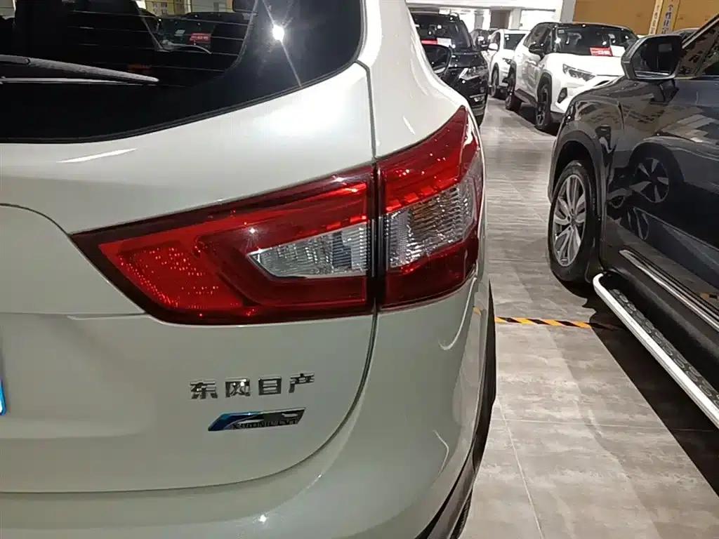 Nissan Qashqai 2017 2.0L CVT Luxury Edition (National V Emission Standard) — миниатюра 8