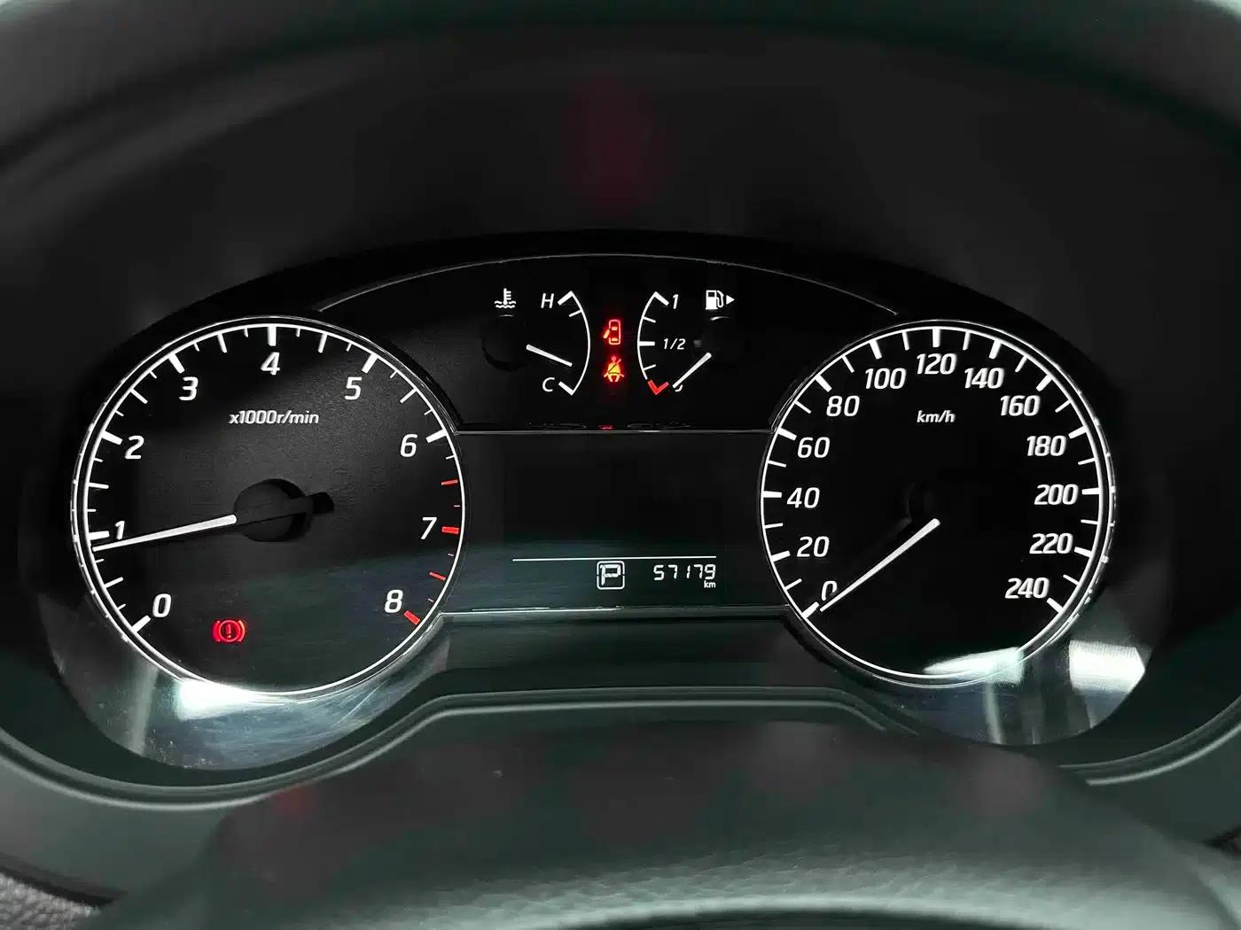 2016 Tiida 1.6L CVT Sport Edition — миниатюра 15
