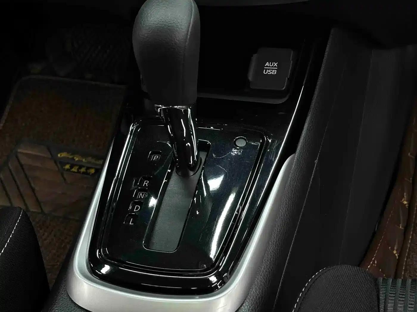 2016 Tiida 1.6L CVT Sport Edition — миниатюра 18