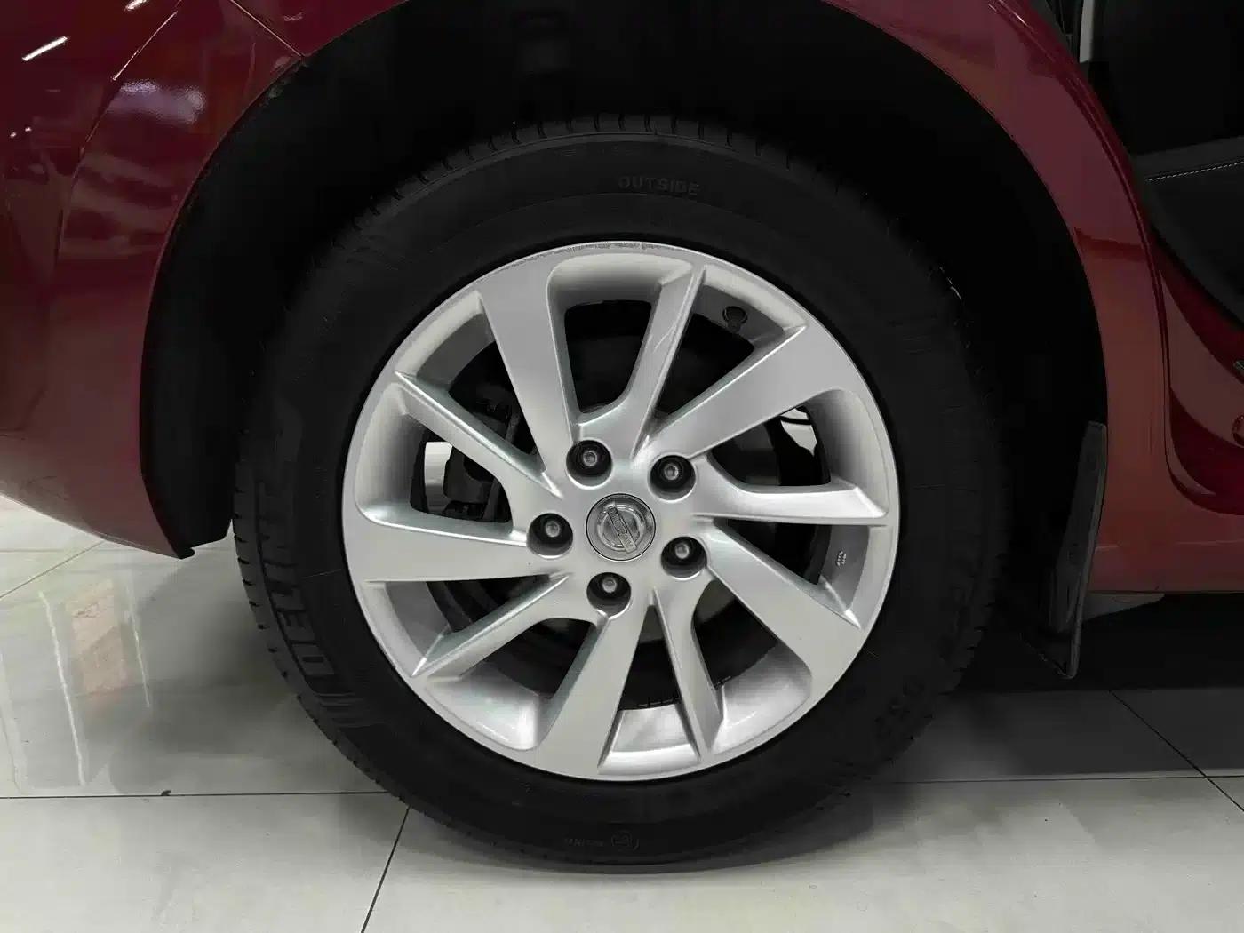 2016 Tiida 1.6L CVT Sport Edition — миниатюра 22