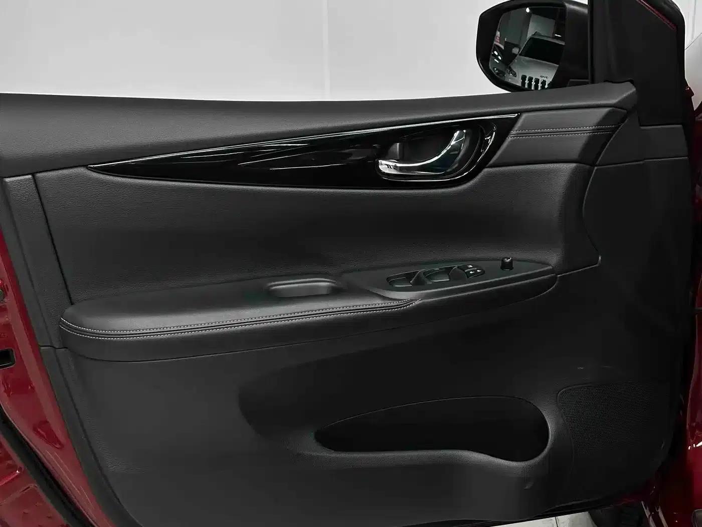 2016 Tiida 1.6L CVT Sport Edition — миниатюра 8