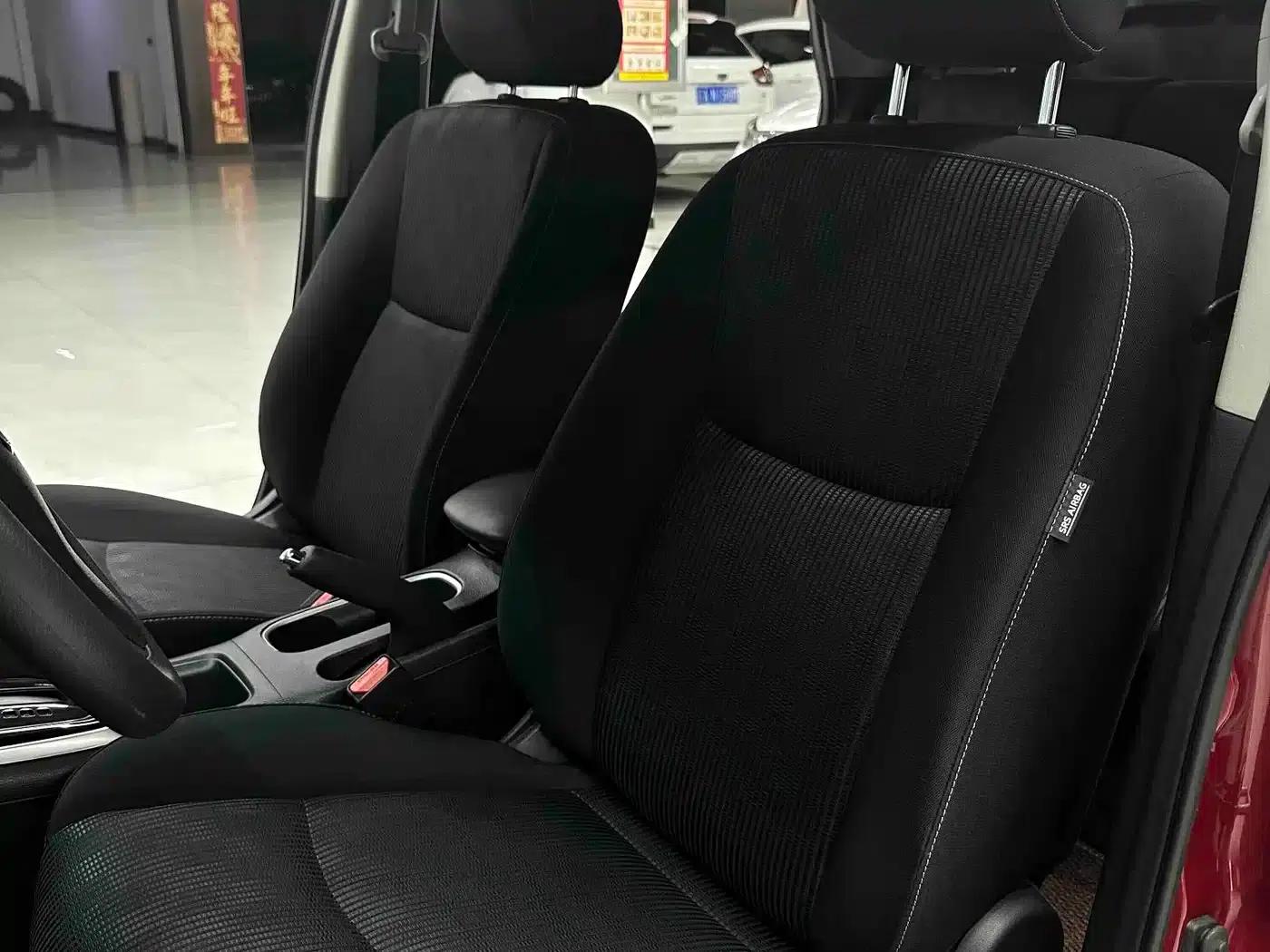 2016 Tiida 1.6L CVT Sport Edition — миниатюра 9
