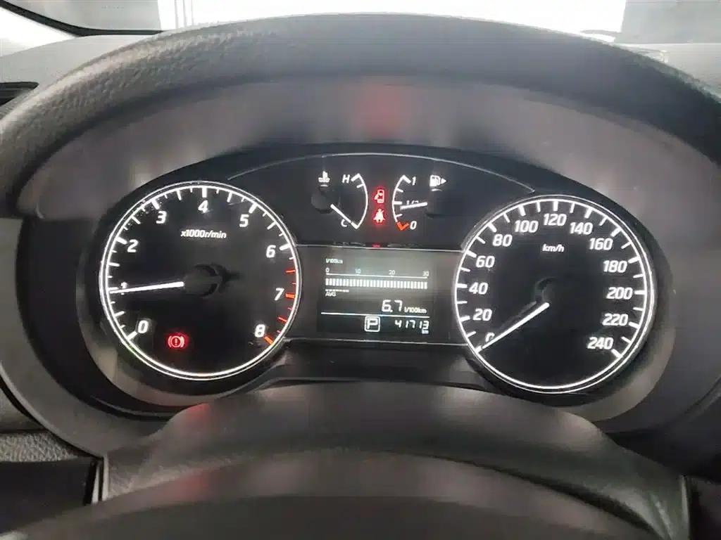 2021 Tiida 1.6L CVT Sport Edition — миниатюра 12
