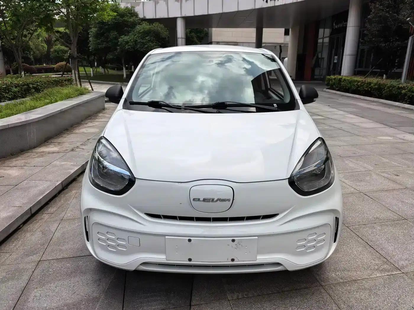 CLEVER 2021 Model 302km Premium Edition — миниатюра 1