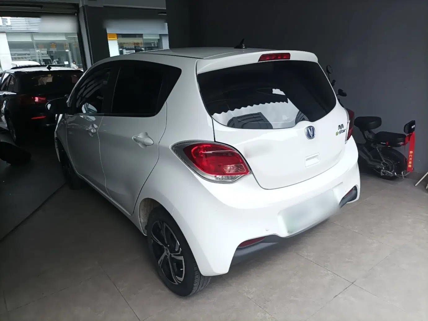 Used CHANGAN Benni E-Star 2023 Charming Edition Colorful Model Lithium-Ion Battery — миниатюра 4
