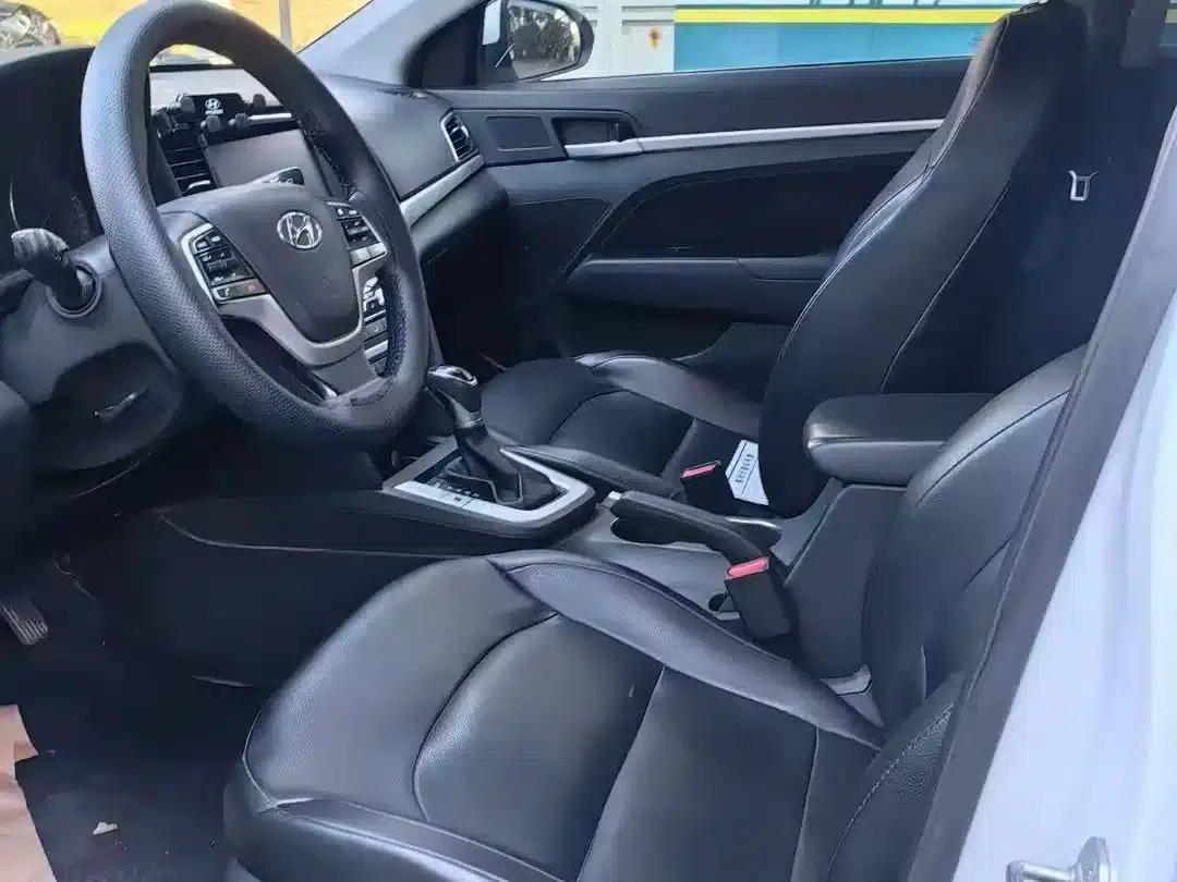Hyundai Elantra 2016 1.6L Automatic Smart Elite Edition — миниатюра 8