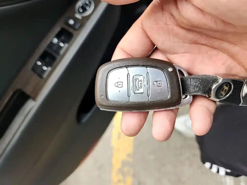 Hyundai Mistra 2016 1.6T Automatic Intelligent GLS — миниатюра 9