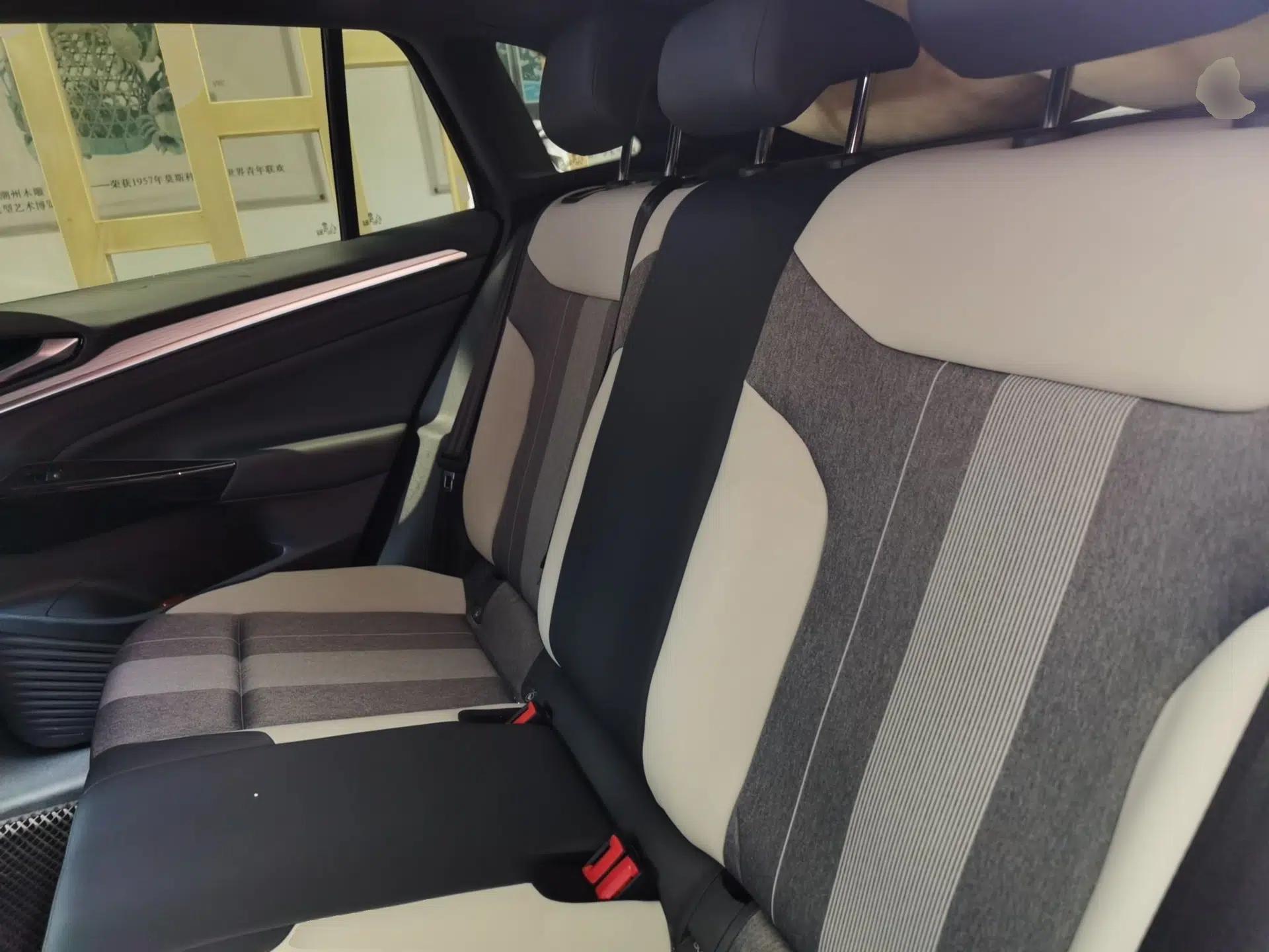 Used Volkswagen ID.4 CROZZ 2021 Standard Range PURE Two-Wheel Drive Version — миниатюра 17