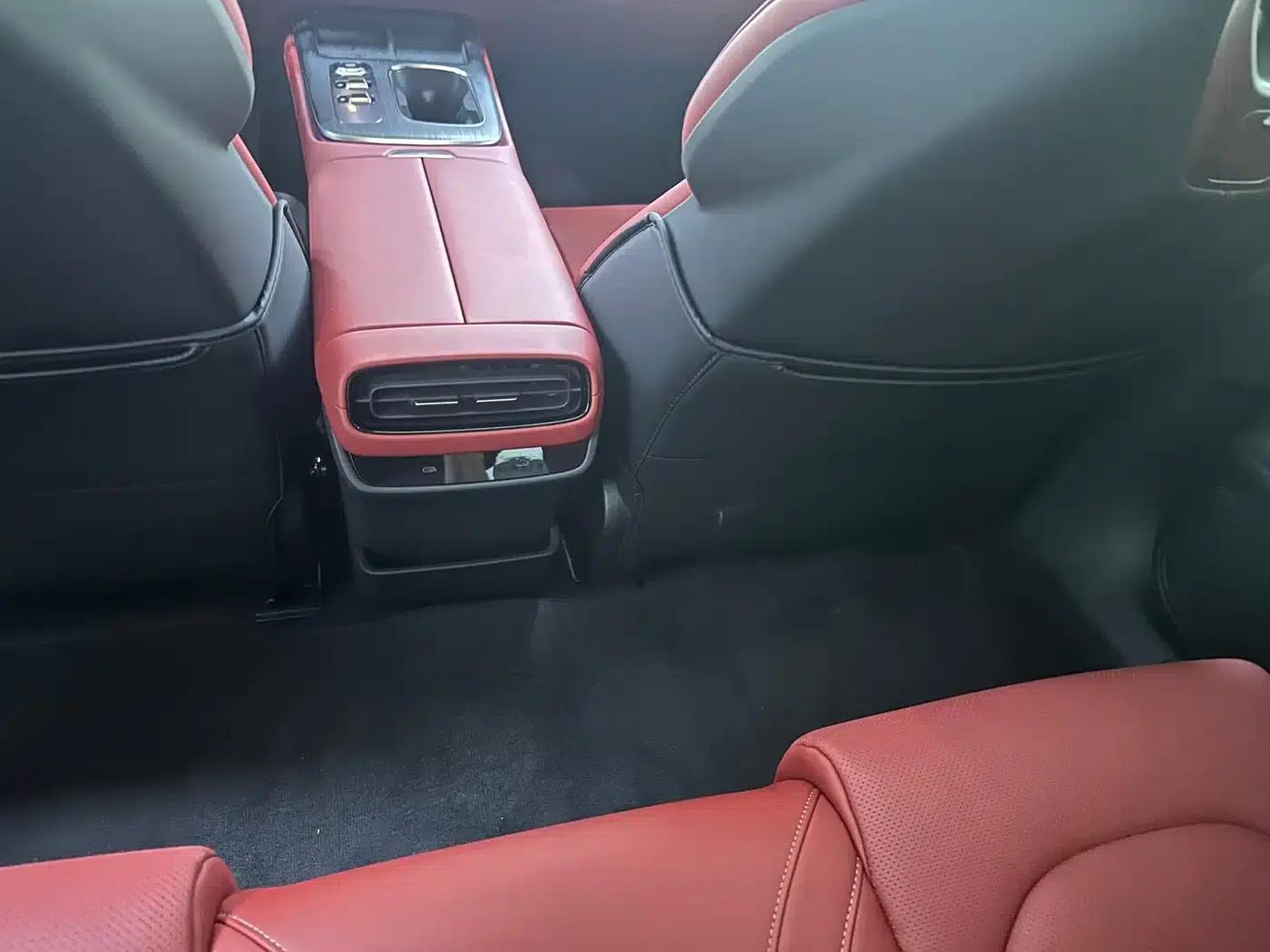 Xiaomi SU7 2024 Rear-Wheel Drive Standard Founder Edition — миниатюра 11
