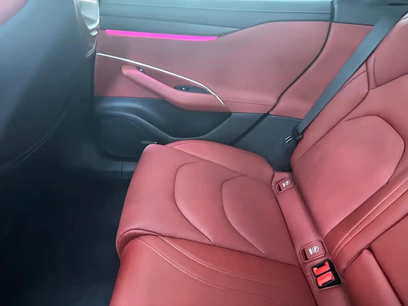 Xiaomi SU7 2024 Rear-Wheel Drive Standard Founder Edition — миниатюра 13