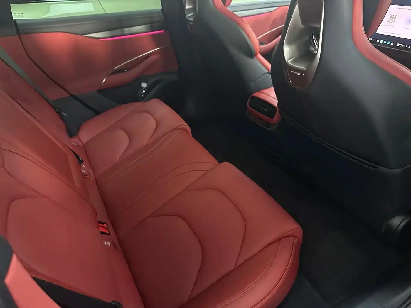 Xiaomi SU7 2024 Rear-Wheel Drive Standard Founder Edition — миниатюра 14