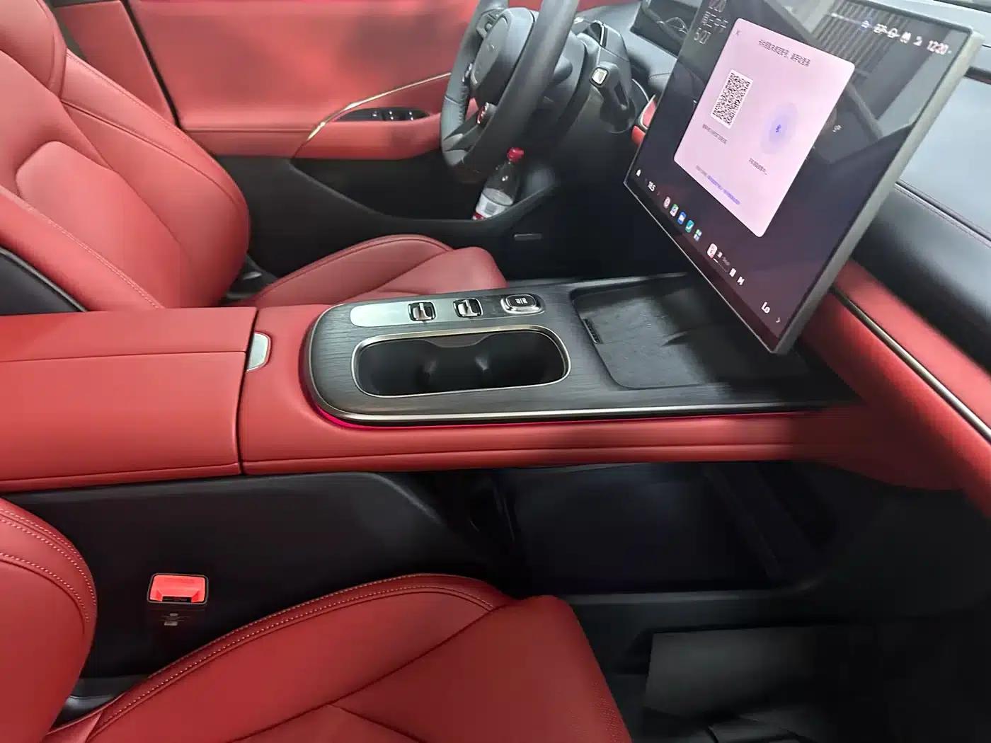 Xiaomi SU7 2024 Rear-Wheel Drive Standard Founder Edition — миниатюра 15