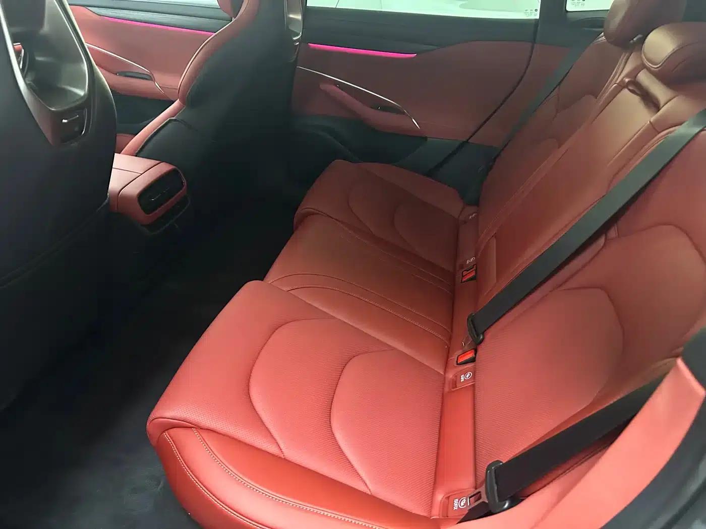 Xiaomi SU7 2024 Rear-Wheel Drive Standard Founder Edition — миниатюра 10