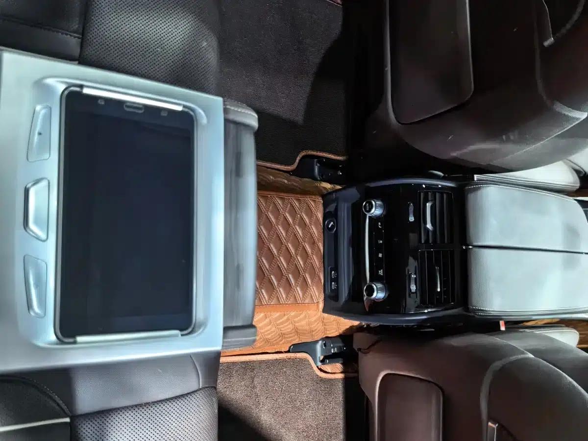 BMW 5 Series 2021 530Li Luxury Package — миниатюра 13