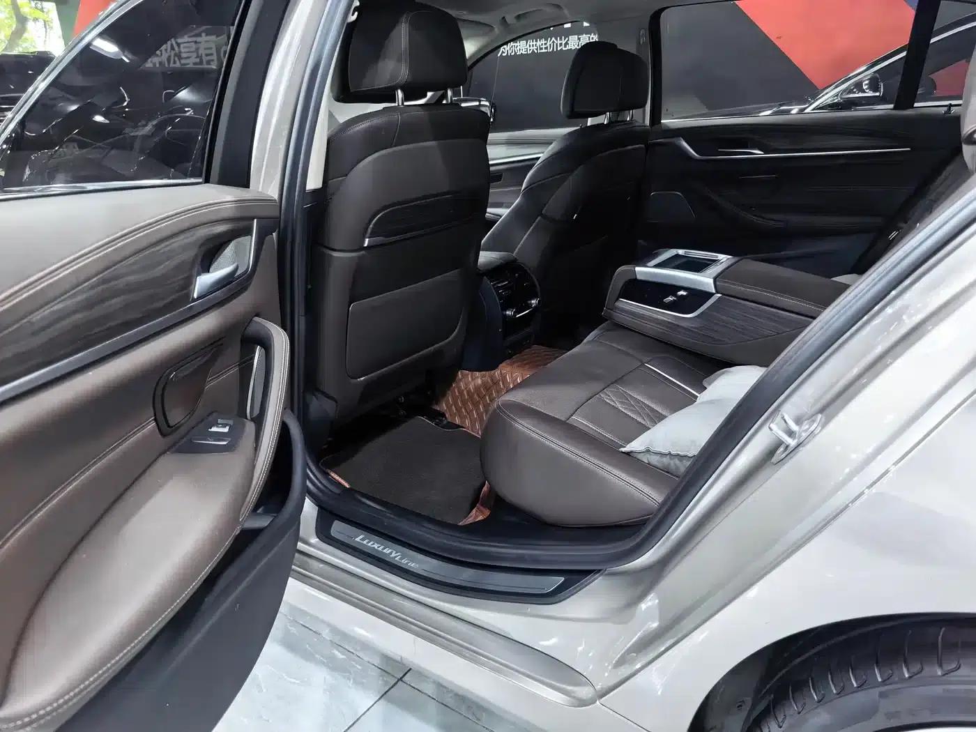 BMW 5 Series 2021 530Li Luxury Package — миниатюра 8