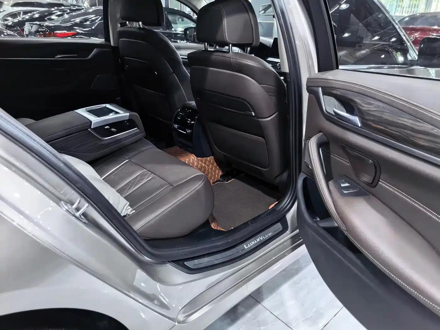 BMW 5 Series 2021 530Li Luxury Package — миниатюра 10