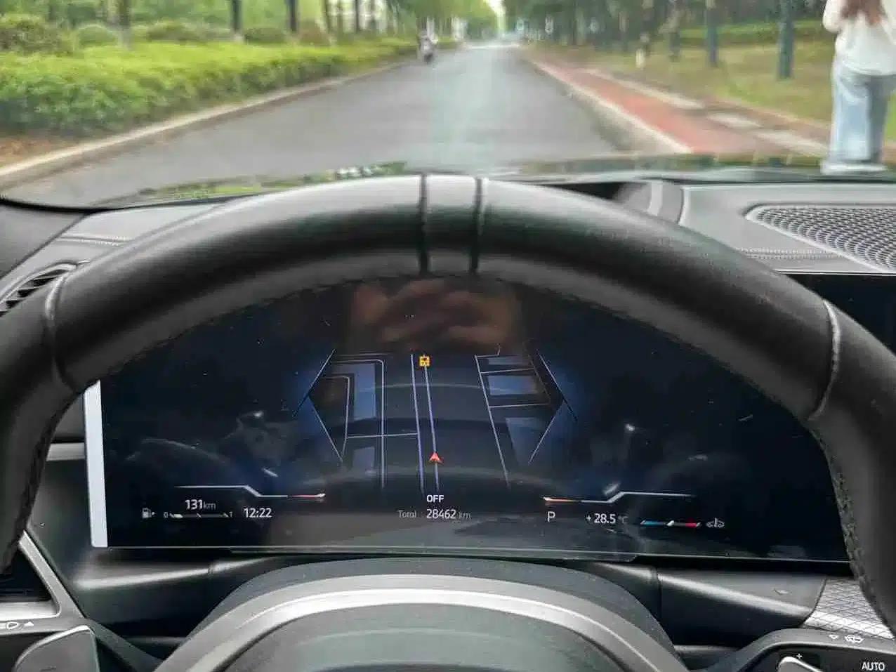 2025 BMW 3 Series 330Li Luxury M Sport Shadow Edition — миниатюра 4
