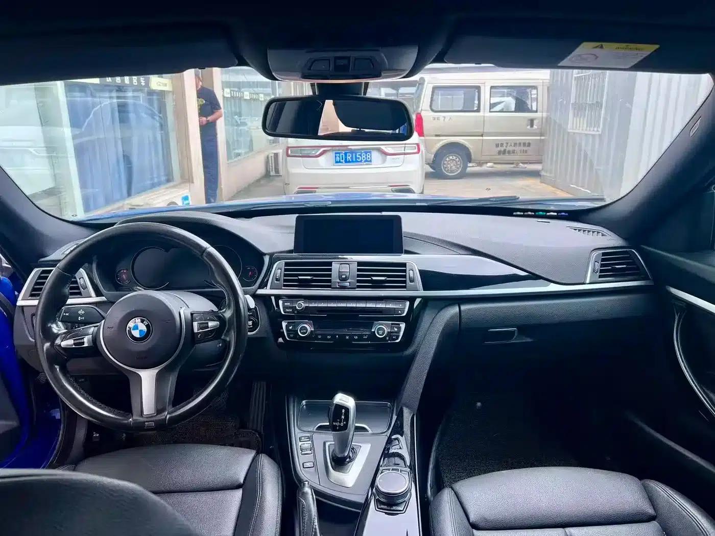 2019 BMW 3 Series GT 320i M Sport Package — миниатюра 11