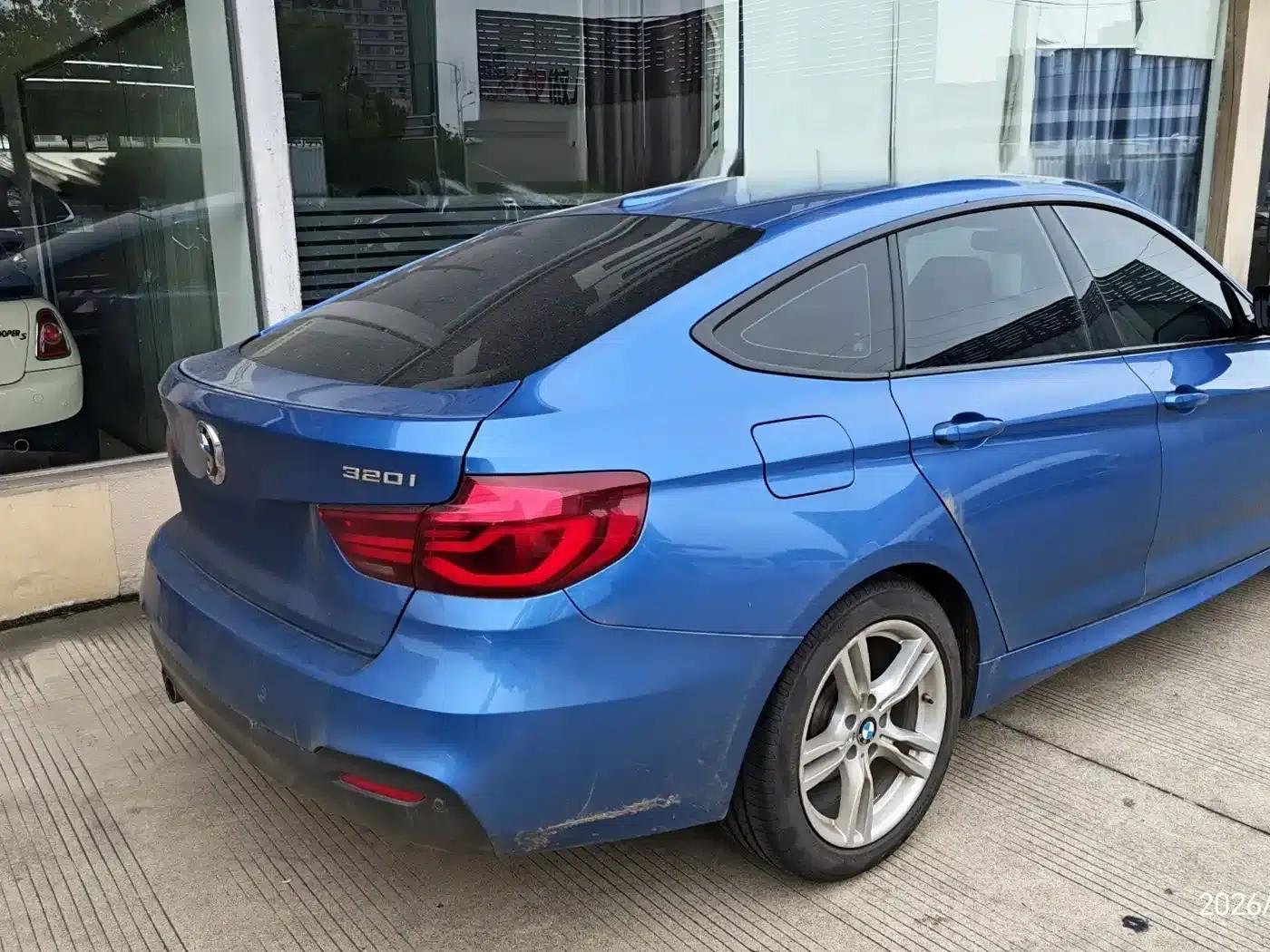 2019 BMW 3 Series GT 320i M Sport Package — миниатюра 4