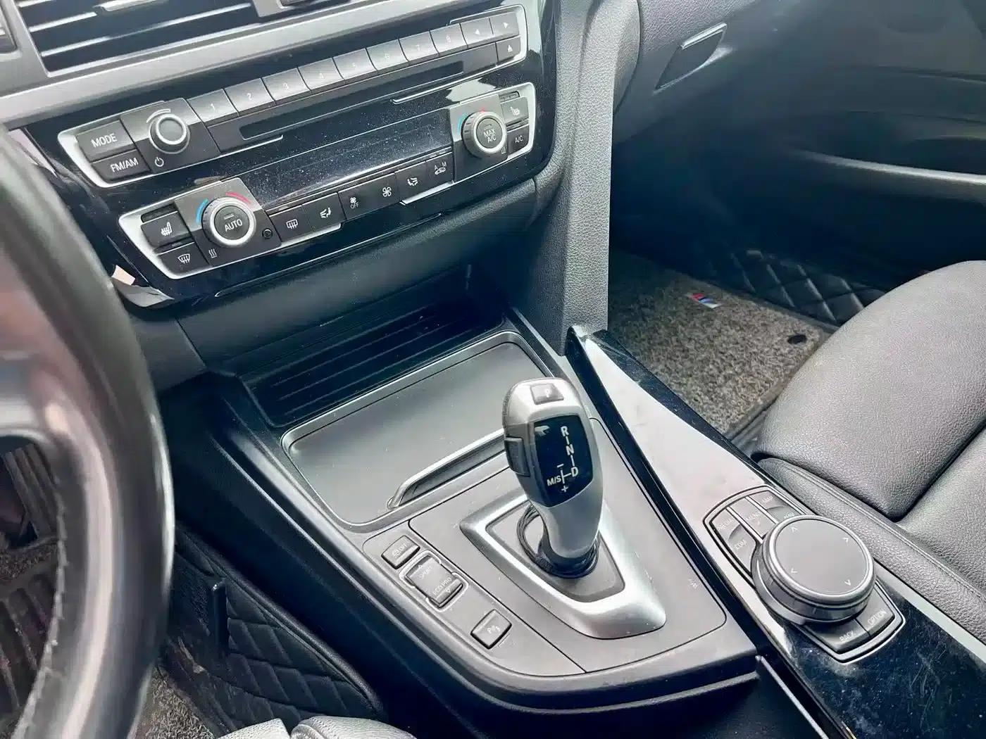 2019 BMW 3 Series GT 320i M Sport Package — миниатюра 8