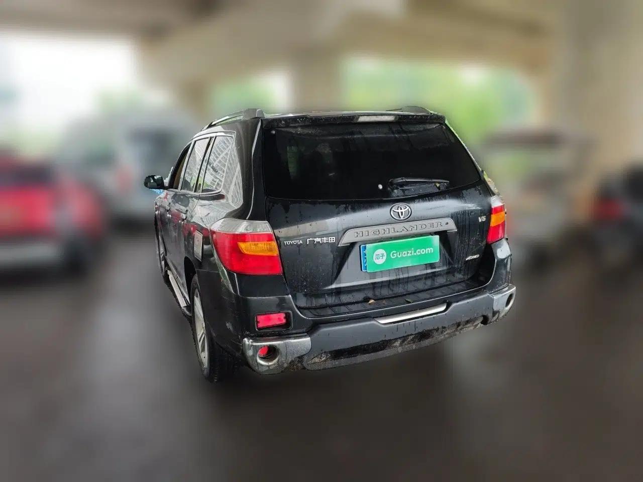 Used Toyota Highlander 2011 2.7L Two-Wheel Drive 7-Seater Luxury Edition — миниатюра 4